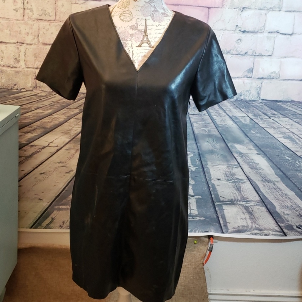 One Clothing Size Medium Black Polyurethane Dress